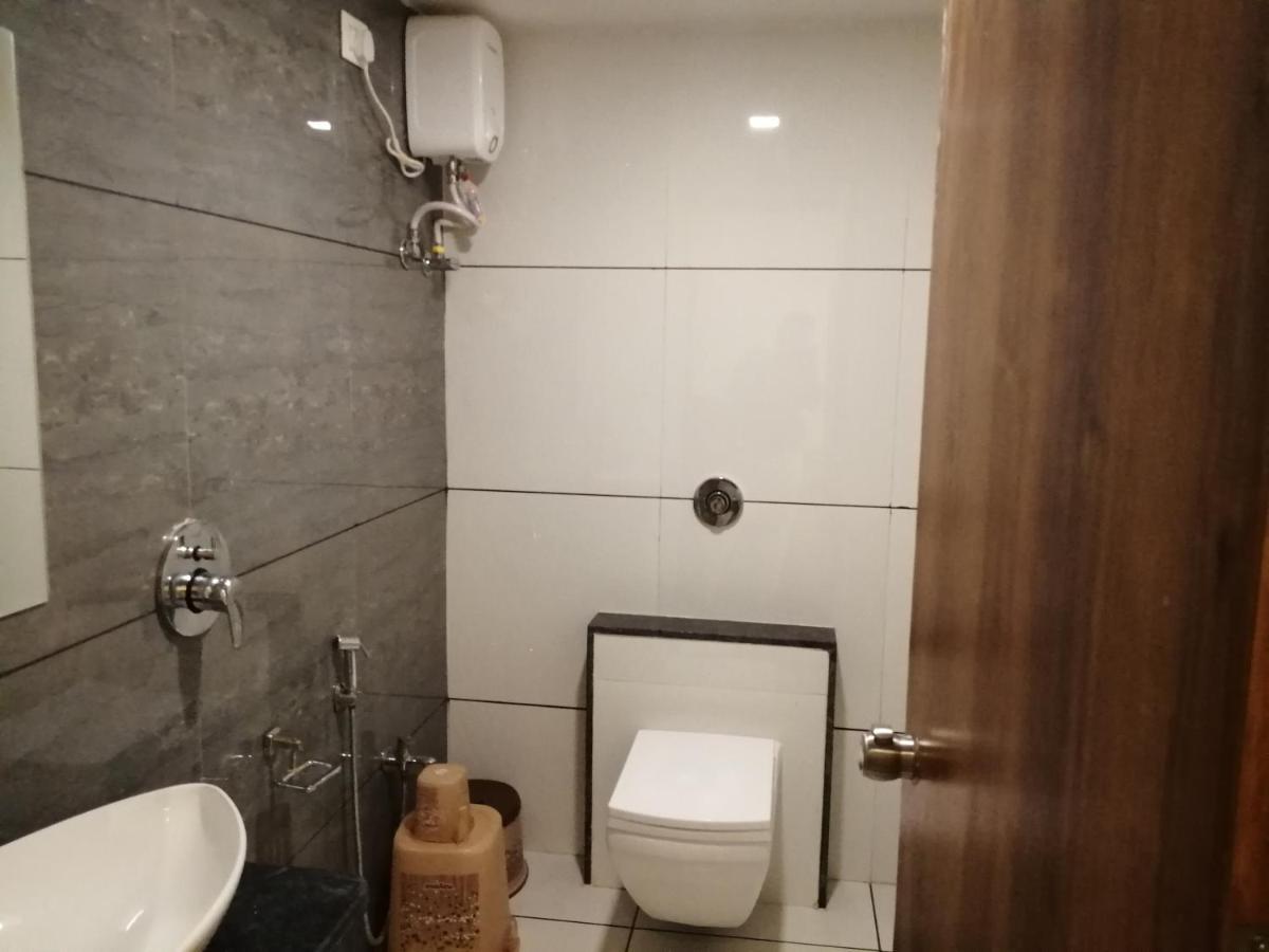 Hotel Golden City ヴァドーダラー エクステリア 写真