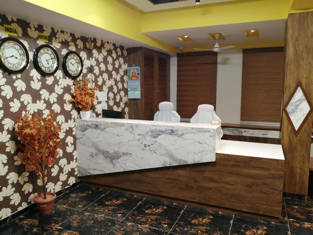 Hotel Golden City ヴァドーダラー エクステリア 写真